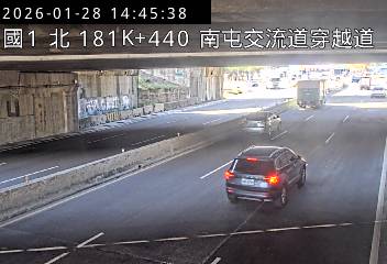 國道1號(王田交流道到南屯交流道, 南屯交流道穿越道)