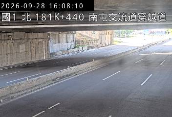 國道1號(王田交流道到南屯交流道, 南屯交流道穿越道)