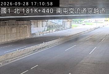 國道1號(王田交流道到南屯交流道, 南屯交流道穿越道)