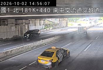 國道1號(王田交流道到南屯交流道, 南屯交流道穿越道)